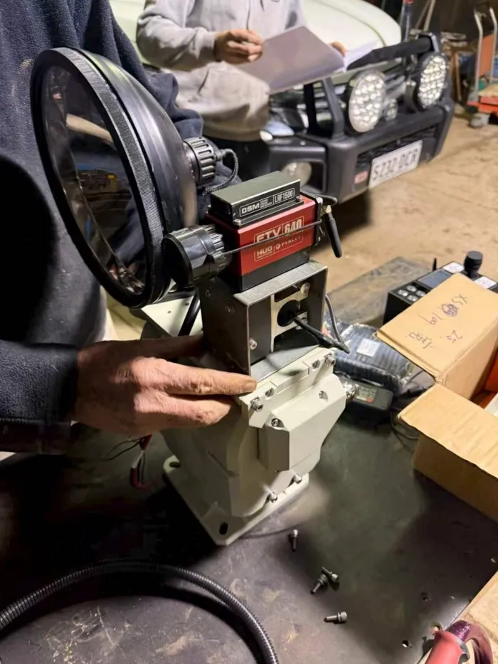 custom-pan-tilt-solution-for-an-australian02.jpg custom-pan-tilt-solution-for-an-australian02.jpg